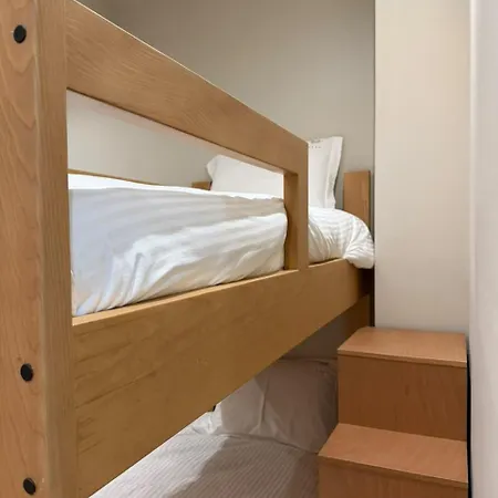 Hotel Middle