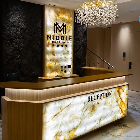 Hotel Middle