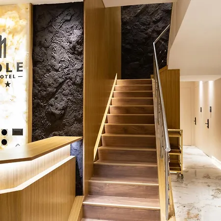 Middle Hotel Tirana