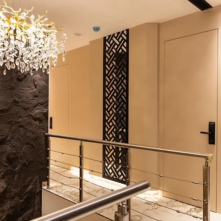 Middle 4* Tirana