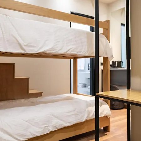 Middle Hotel