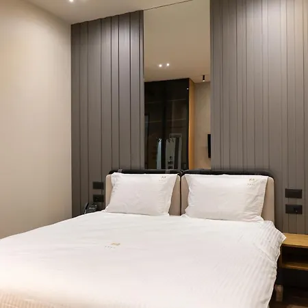 Middle Hotel Tirana