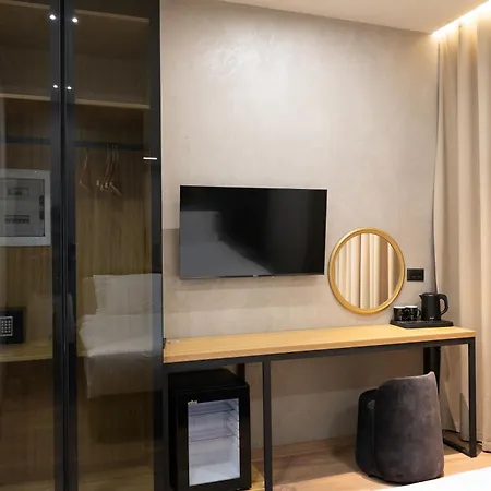 Hotel Middle